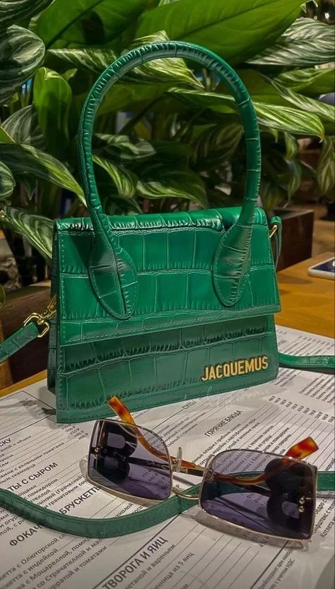 Jacquemus dupe handbag