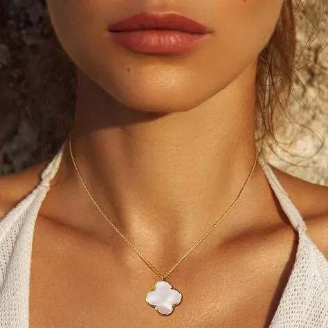 Dupe Clover Necklace